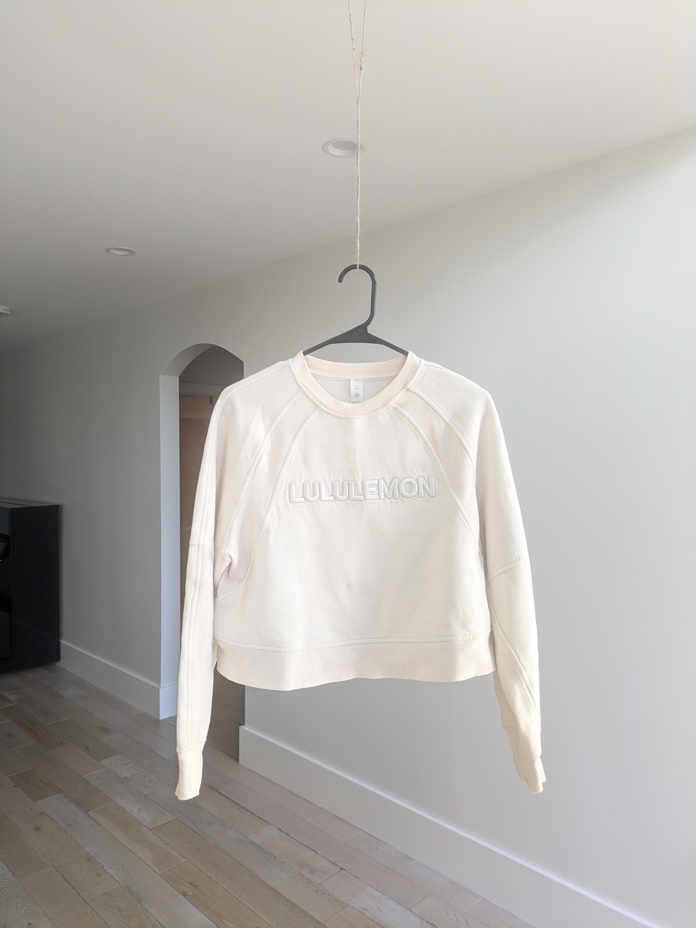 lululemon athletica Women's Cream Logo Crewneck Sweatshirt